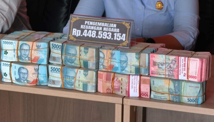 Mantan Kadishub Dompu mengembalikan kerugian negara 400 juta lebih