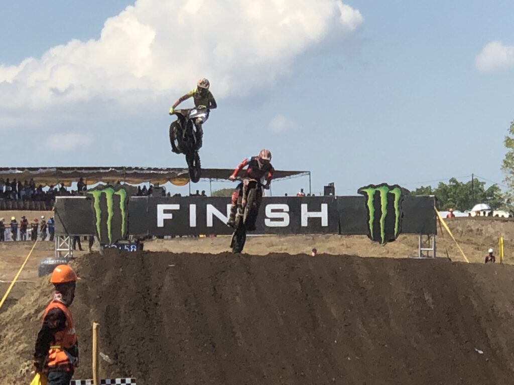 Saling mencuri posisi puncak race 1 MX2, Lucas tercepat