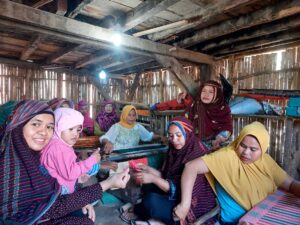 Jaga warisan budaya, Perempuan AMAN Cabang Dompu kunjungi pusat budaya kerajinan Muna Pa’a