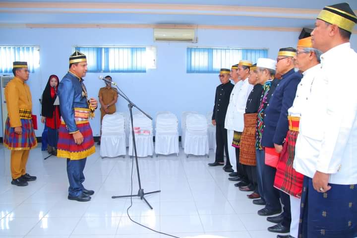Bupati lantik Majelis Adat Dompu