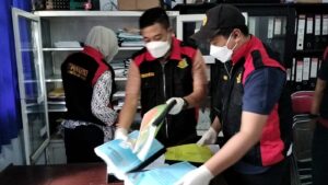 Breaking News: Jaksa geledah kantor Dikes diduga usut kasus Puskesmas Kota