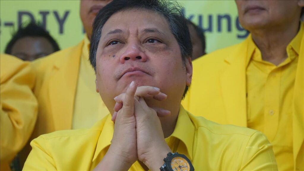Airlangga Yang Tunduk Patuh Pun Tetap Saja Disikat