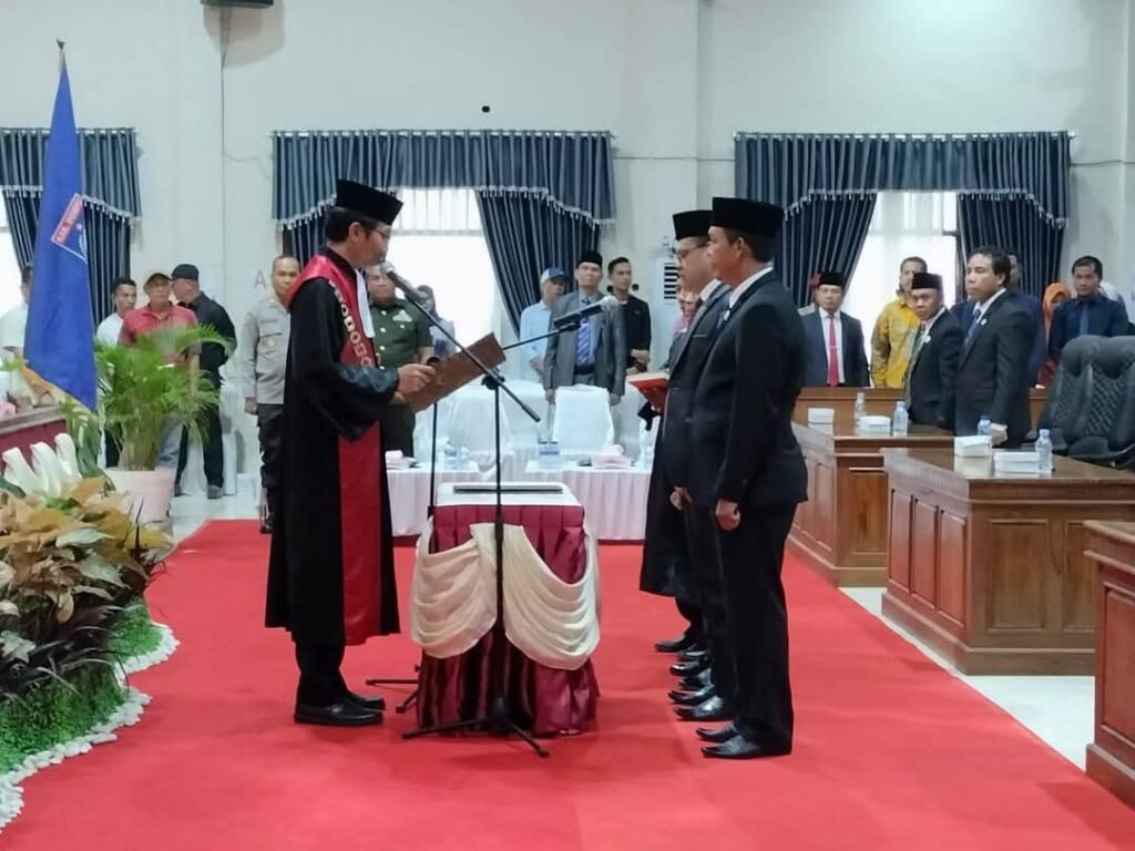 Muttakun, Kurnia, dan Ismul akhirnya dilantik